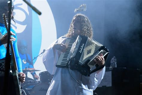 ‘Weird Al’ Yankovic announces ‘Strings Attached’ North American tour ...