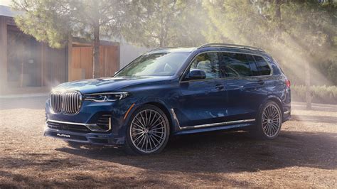 Look Cool Driving The Bmw X7 Luxury Suv