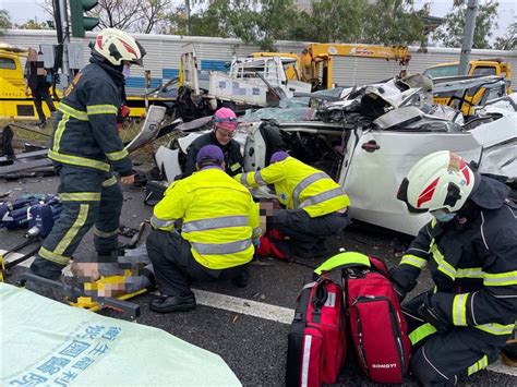 水泥車超載國道翻覆！轎車「壓扁變廢鐵」前記者亡 他賠500萬換緩刑2年 社會 三立新聞網 Setncom