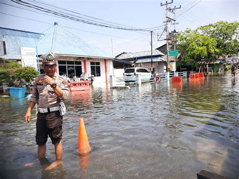 Banjir Rob Landa Tanjung Uban Di Bintan Belasan Rumah Terendam Air