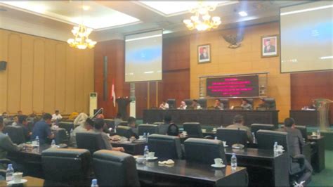 Sidang Paripurna DPRD Jombang Dua Fraksi Di Dewan Soroti Pengelolaan