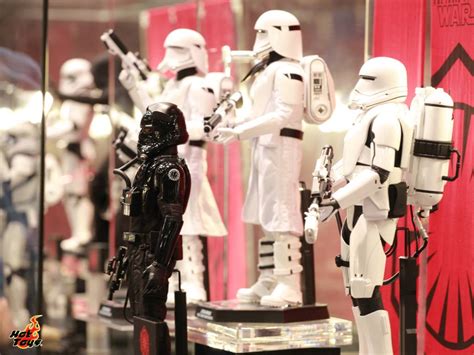 More Force Awakens Hot Toys Including Finn Rey And BB