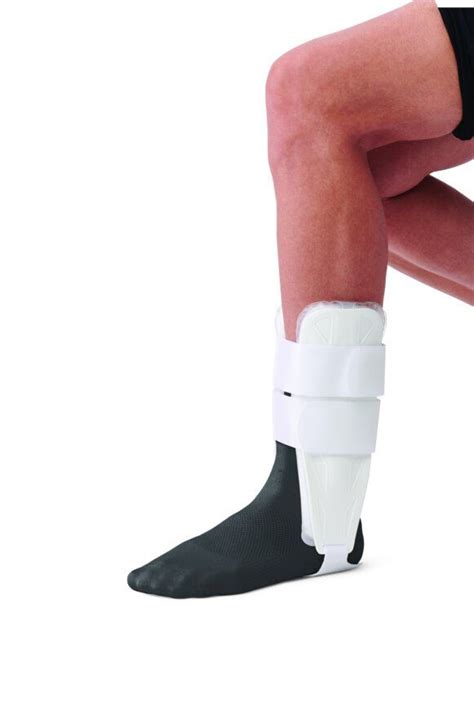 Curad Universal Air Stirrup Ankle Splints 4ct