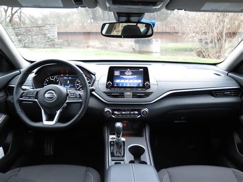 2020 Nissan Altima: 131 Interior Photos | U.S. News