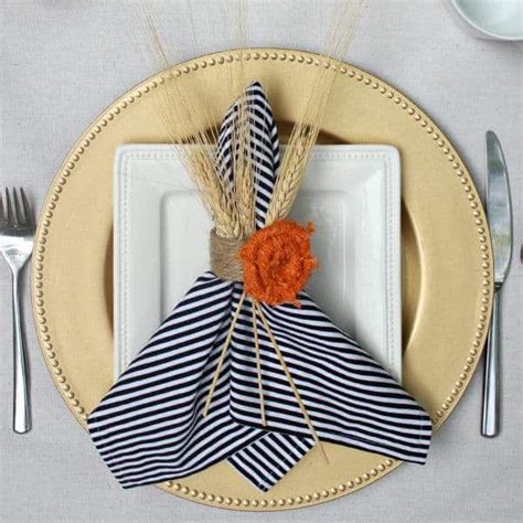 DIY Fabric Napkins ⋆ Real Housemoms