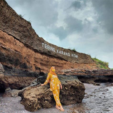 Mengenal Wisata Pantai Karang Hitam Di Pasuruan Jawa Timur Yang Lagi