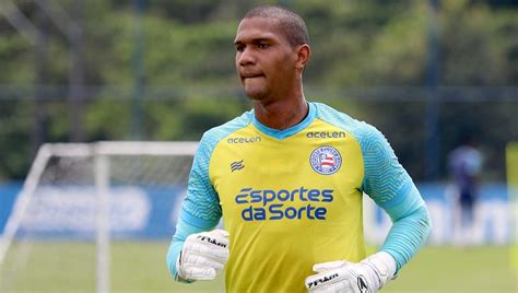 Goleiro Adriel Rouba A Cena Em Treinamento E Vive Expectativa Por