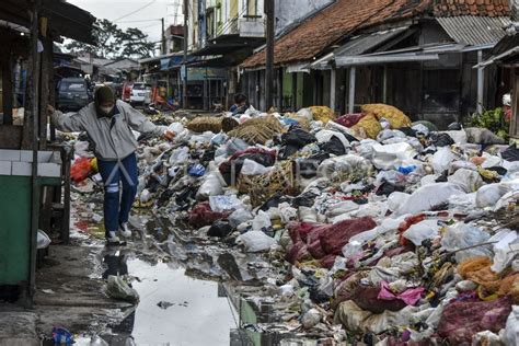 Volume Sampah Di Kota Tasikmalaya Meningkat ANTARA Foto