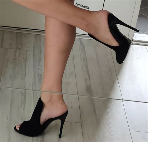 Classy Or Nah Nudes Heels Nude Pics Org