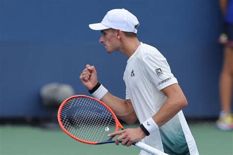 Atp Shanghai Arnaldi Rimonta Svajda E Aspetta Medvedev Al Terzo Turno