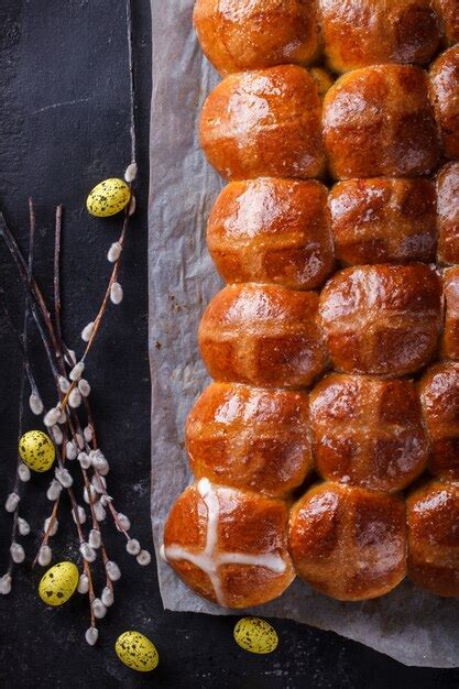 Premium Photo Easter Hot Cross Buns