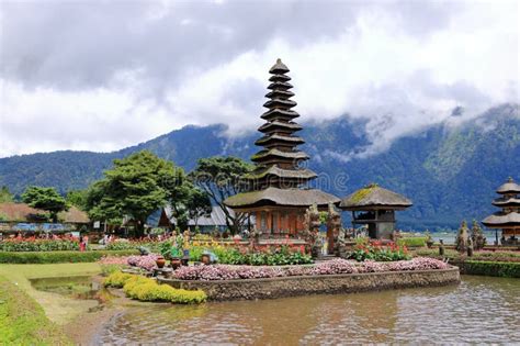 Pura Ulun Danu Beratan Hindu Temple On Bratan Lake Landscape Bali