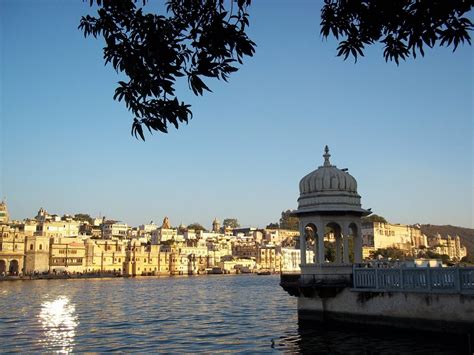 Lake Pichola Udaipur – Luxury Tours India by Odin