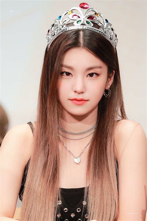 190816 Itzy Yeji Itzy Kpop Girls Girl Icons