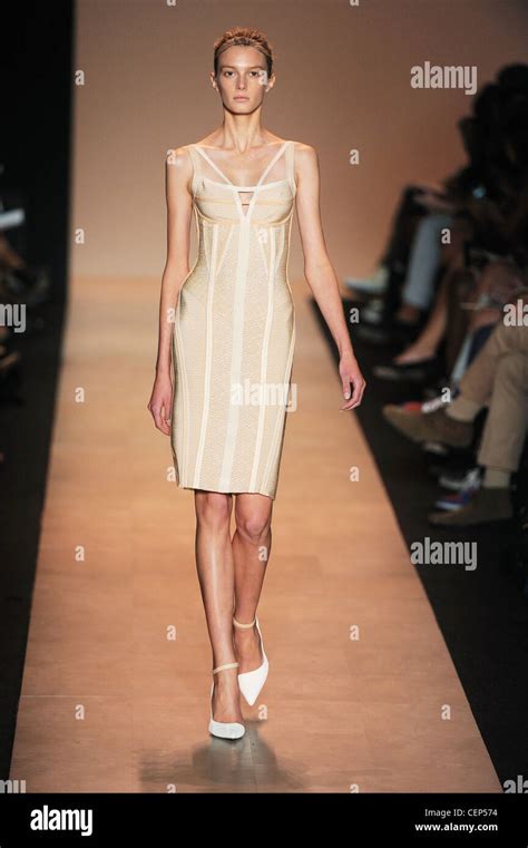 Herve Leger By Max Azria New York Ready To Wear Spring Summer