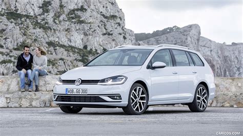 Volkswagen Golf Variant Facelift Front Three Quarter Caricos