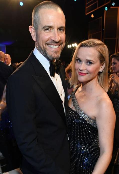 Reese Witherspoon Ditches Husband Because Of Loss Of Income