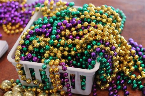 3 Ways To Recycle Your Mardi Gras Beads EcoTravellerGuide