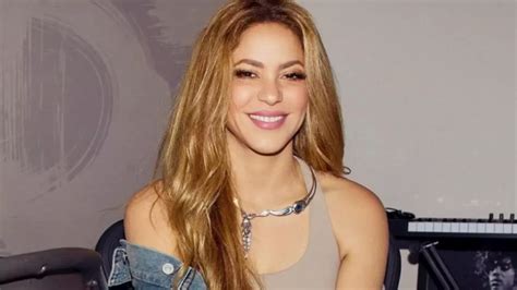 Estrena Romance Shakira Enloquece A Sus Fans Al Compartir Foto Con