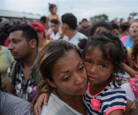 Migrant Caravan Swells To 5 000 Resumes Advance Toward Us