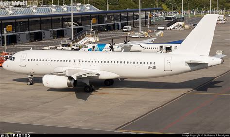 Ei Hjb Airbus A320 232 White Airways Guilherme R Rodrigues