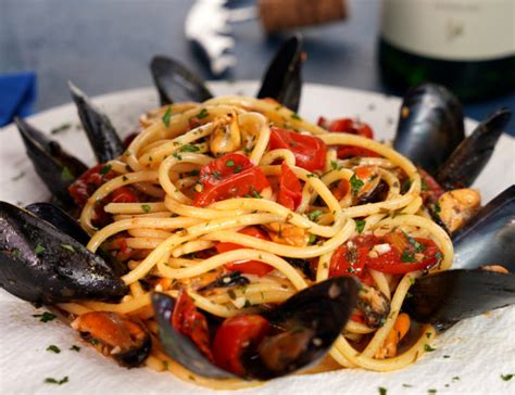 Italian Pasta With Mussels And Tomatoes Authentic Recipe