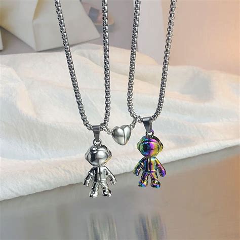 Astronaut Couple Magnetic Attraction Necklace Color Astronaut Pendant