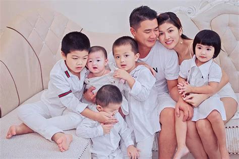 Oanh Yến tự tin diện bikini khoe body bốc lửa nhìn hình có ai nghĩ nàng Hậu đã trải qua lần