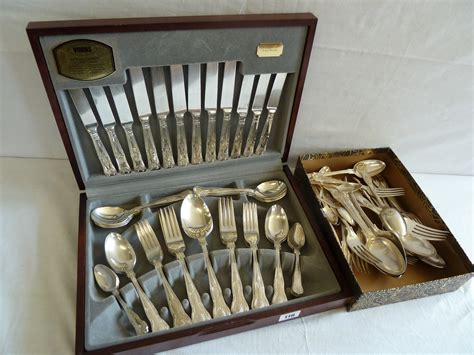 Canteen Of Viners Kings Royale Pattern Cutlery And Box Of Matching Spoons