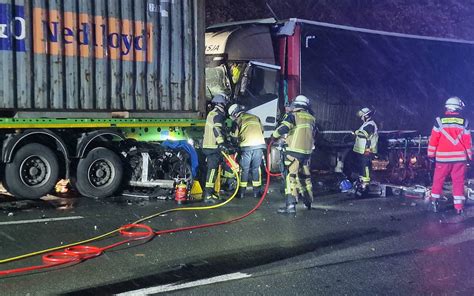 A Bei Dortmund Schwerer Unfall F Nf Verletzte