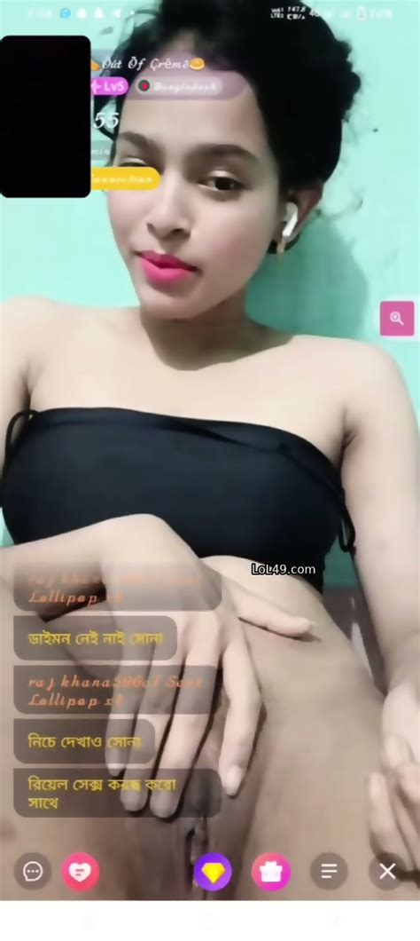 Hot Sexy Girl Nude Pussy Closeup