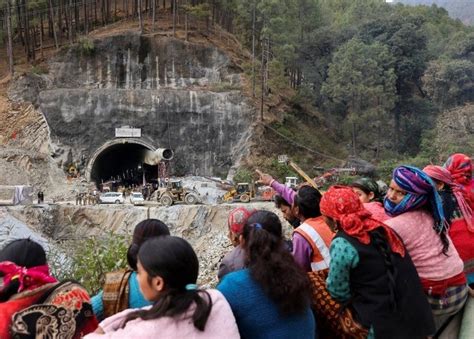 Uttarakhand Tunnel Collapse Rescuers Free 41 Trapped Workers Bbc News