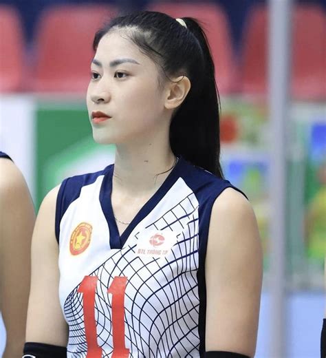 Hot girl bóng chuyền Kiều Trinh đua Hoa khôi cùng sao Hàn Quốc Kim