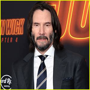 Keanu Reeves Gave John Wick Chapter 4 Stunt Performers An Odd Gi