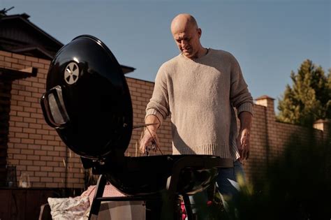 How To Clean A Weber Q BBQ | Ultimate Backyard