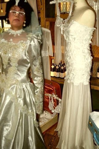 Pin Tillagd Av Tony P Wedding Dresses