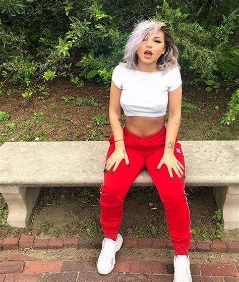 Hot Sexy Halle Kirk Bikini Pics