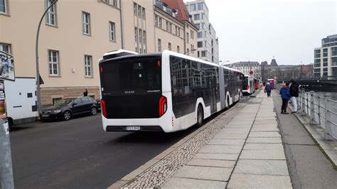 Bus Mitfahrt Von S U Gesundbrunnen Bis S U Friedrichstra E Im Man Lions