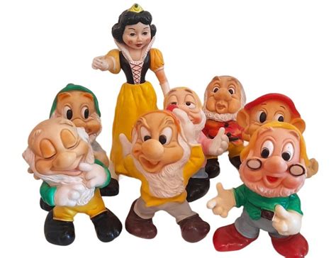 Snow White And The Seven Dwarfs 8 Ledraplastic Figures In Catawiki