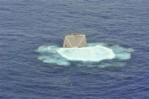 great pics  american ship sunk  sea barnorama