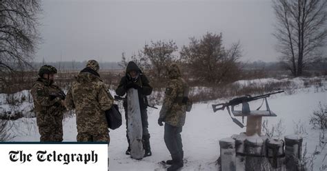 Ein Ukrainischer Soldat Erreicht Das Unm Gliche Indem Er Eine