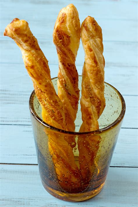 Puff Pastry Parmesan Bread Sticks Recipe In 2020 Parmesan Bread