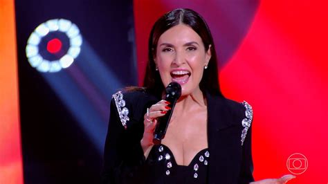 F Tima Bernardes Estreia No The Voice Brasil E Ganha Elogios Da Web