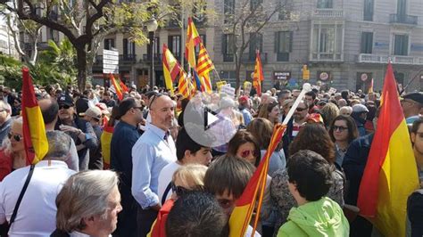 Miles De Personas Se Manifiestan En Barcelona Contra La Independencia