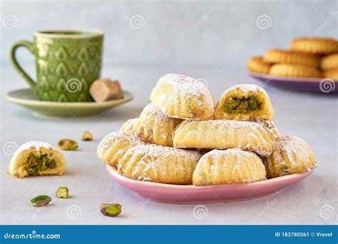 Dulces árabes Galletas Tradicionales De Sémola Eid Maamoul O Mamoul