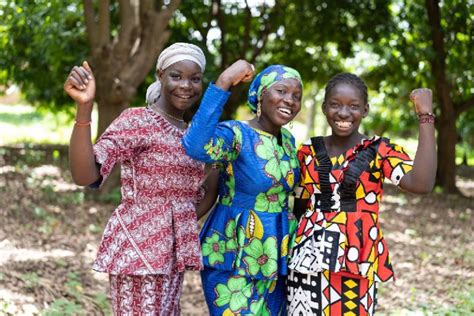 Les Femmes Font Deux Pas En Avant Un Pas En Arrière New African Le