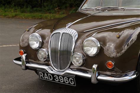 Daimler V8 250 Auto 1969 Superb Example In Bronze With Cream Leather