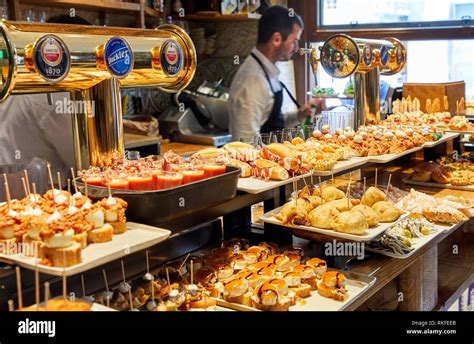 Pintxos Bar Restaurante Portaletas Parte Vieja Casco Antiguo De La