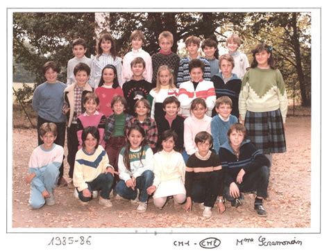 Photo De Classe Cm Cm De Ecole Primaire Chamagnieu