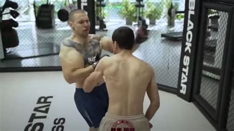 V Deo B Ceps De Lutador Explode Durante Luta De Mma Mais Esportes Ig